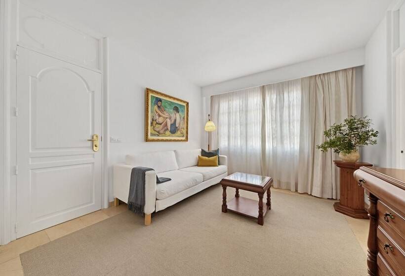 Люкс Вид на Бассейн, La Moraleja The Quiet Hotel   Adults Only