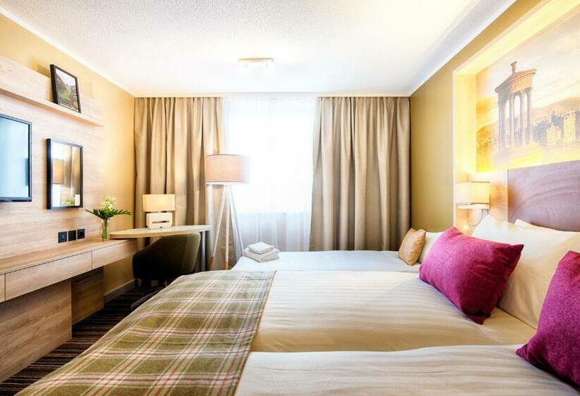 اتاق اجرایی با تخت بزرگ, Leonardo Hotel Edinburgh Haymarket