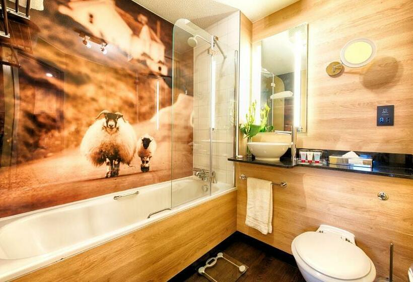 اتاق اجرایی با تخت بزرگ, Leonardo Hotel Edinburgh Haymarket
