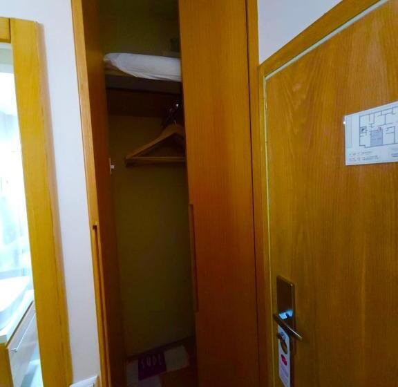 Habitación Triple Estándar, Sude Konak
