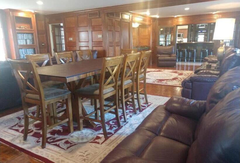 Дом 1 Спальня, Kingsbay Mansion And Vacation Rental Houses