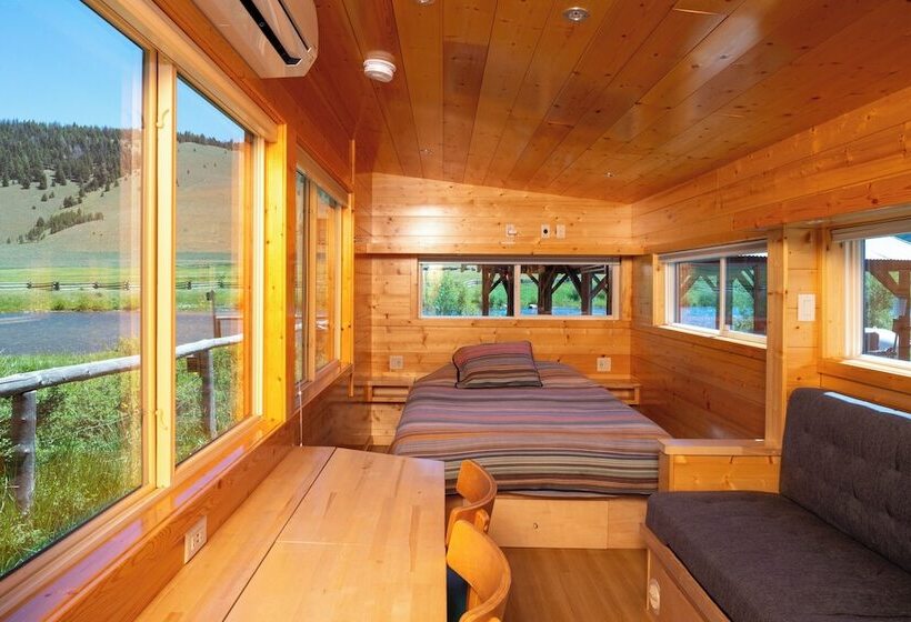 디럭스 코티지, Redwood Cabins