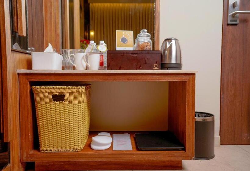 Büyük Çift Kişilik Yataklı Executive Oda, Lazdana Hotel Bangalore