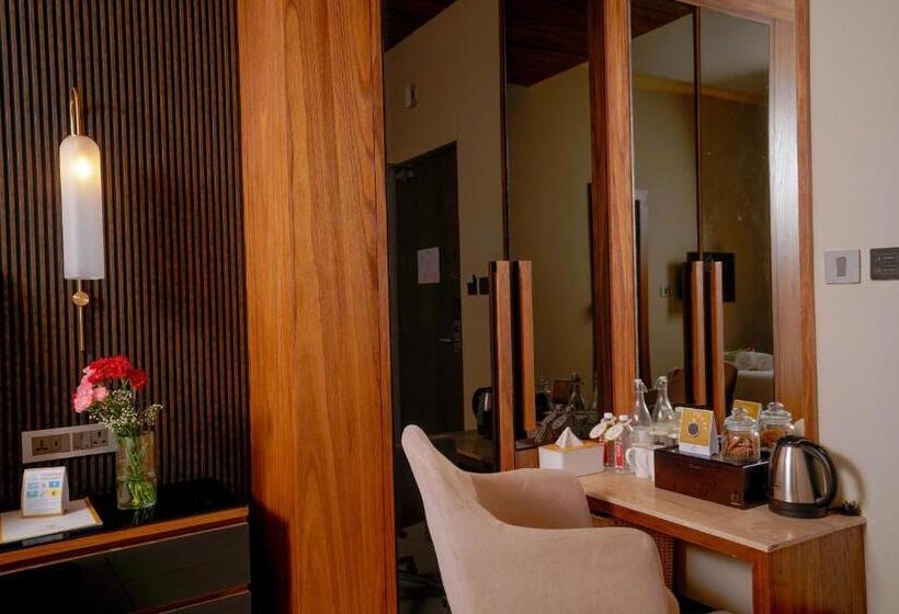 Büyük Çift Kişilik Yataklı Executive Oda, Lazdana Hotel Bangalore