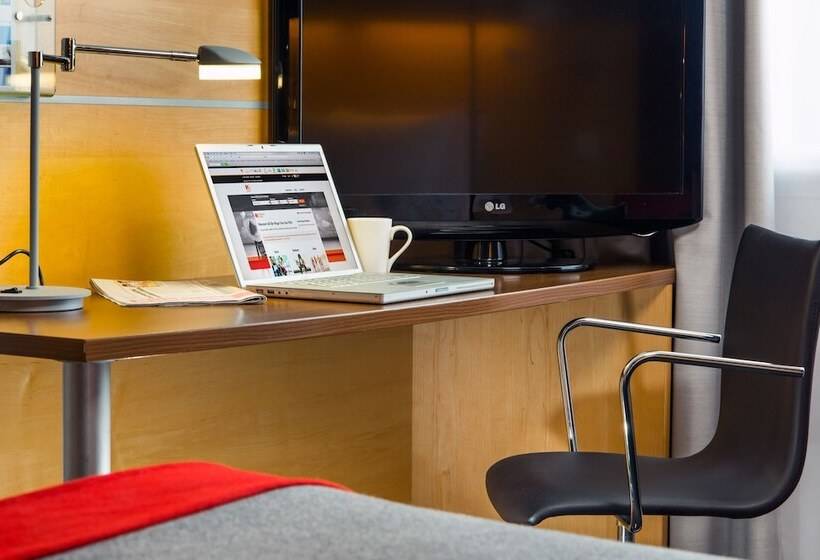 Номер Стандарт, Holiday Inn Express Bedford, An Ihg