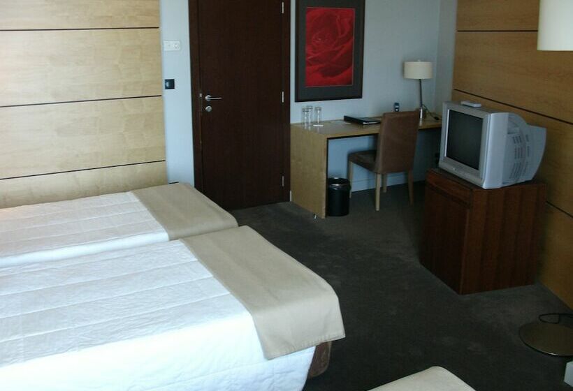Номер Стандарт Трехместный, Vip Executive Azores