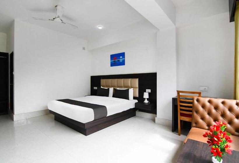 스탠다드 트리플 룸, Super Townhouse Oak Saramsa Garden