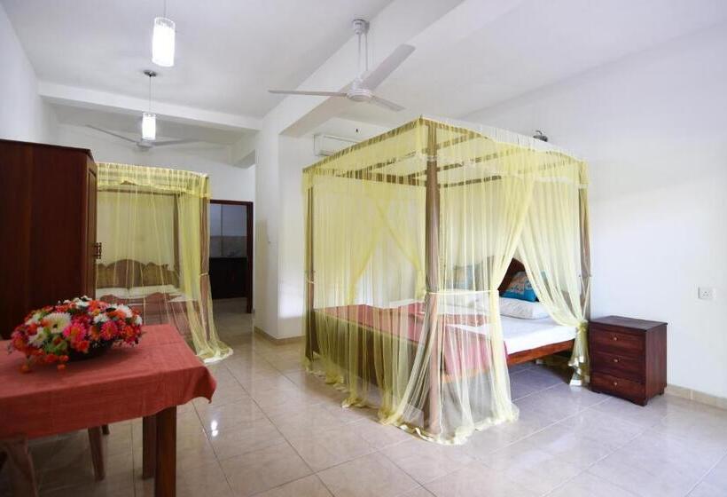 Семейный Номер, The Lodge Unawatuna