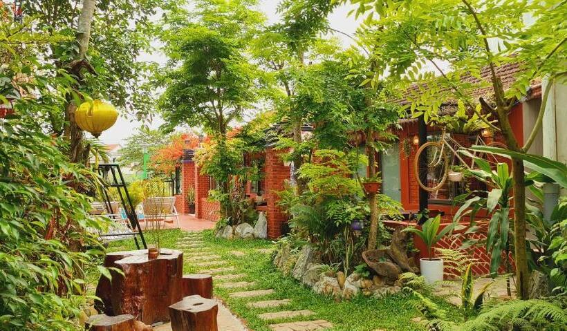 اتاق استاندارد با چشم‌انداز استخر, Vu S Homestay