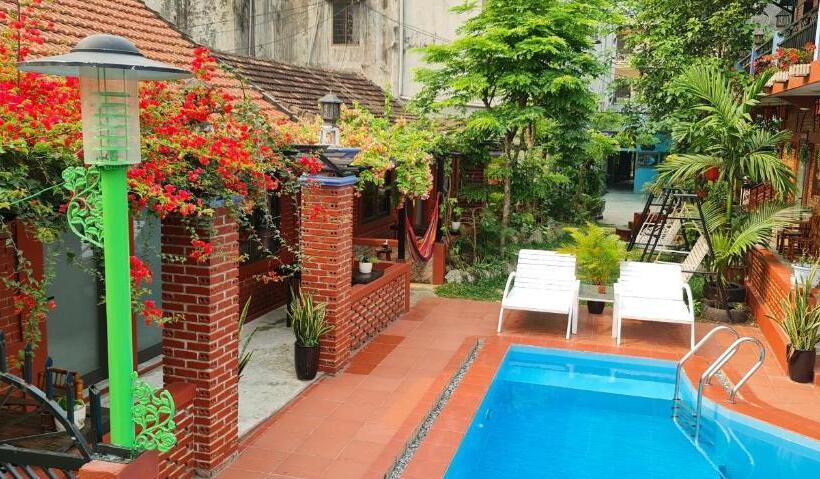 اتاق استاندارد با چشم‌انداز کوهستان, Vu S Homestay
