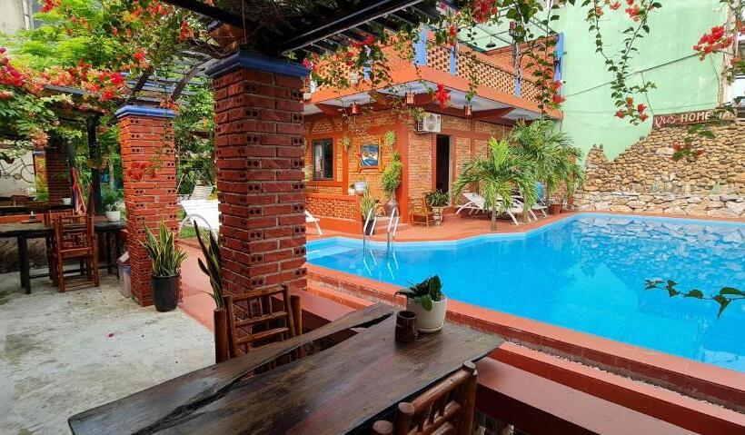اتاق استاندارد با چشم‌انداز استخر, Vu S Homestay