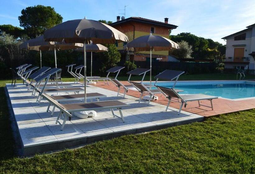 اتاق استاندارد با بالکن, The Swan B&b