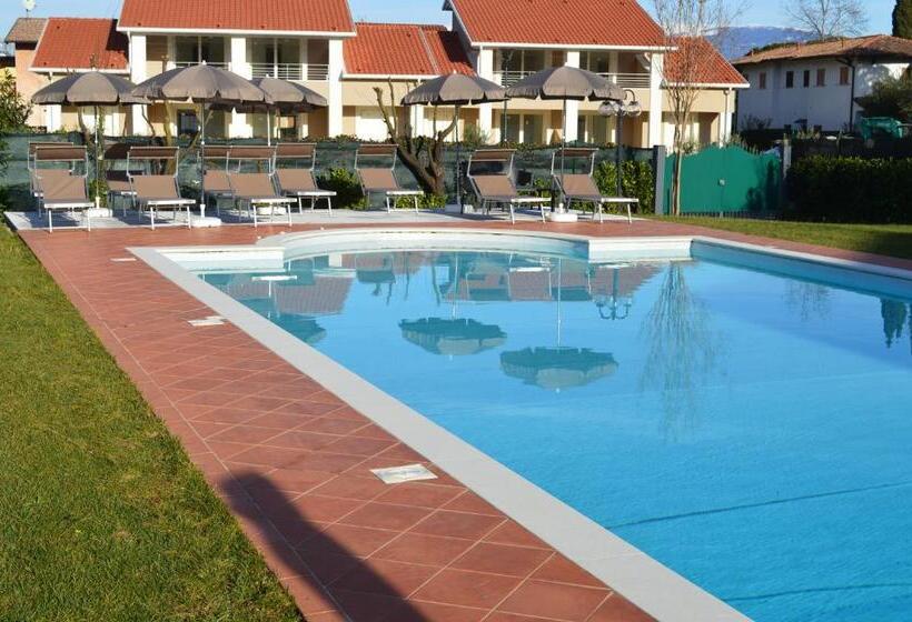 اتاق استاندارد با بالکن, The Swan B&b