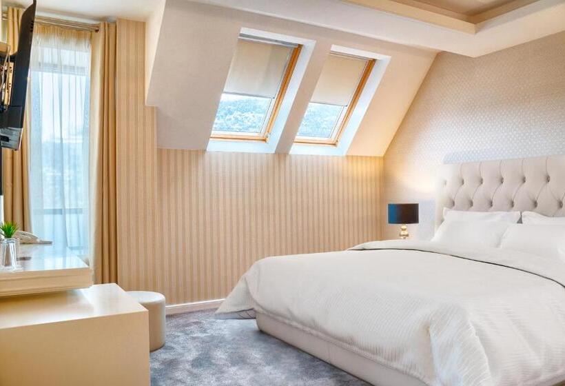اتاق لوکس با وان آب گرم, Tsarevets Design And Spa