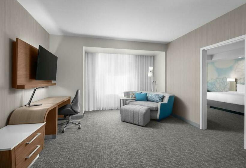 스위트 킹사이즈 침대, Courtyard By Marriott Clearwater Beach