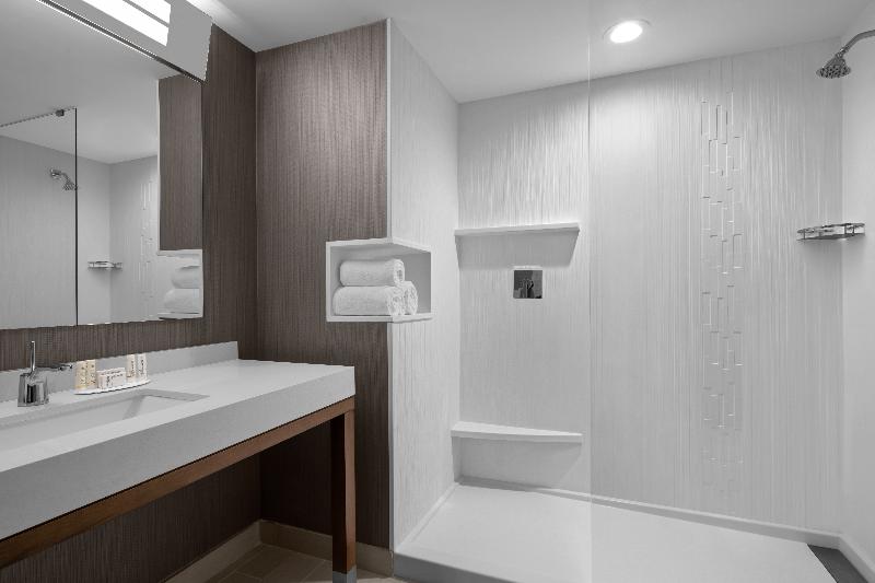 스탠다드 룸 퀸사이즈 침대, Courtyard By Marriott Clearwater Beach