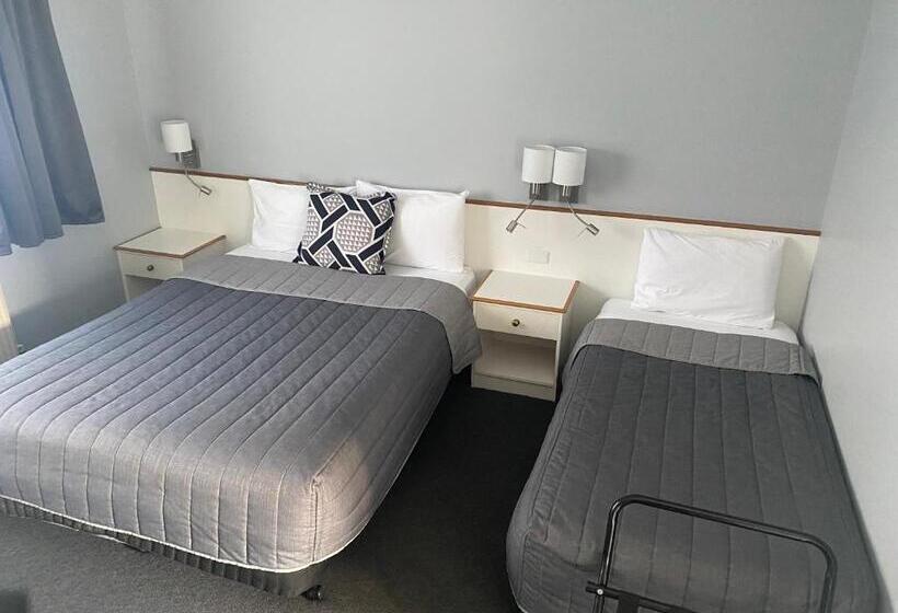 Номер Стандарт Трехместный, Tumbarumba Motel & Elms Restaurant