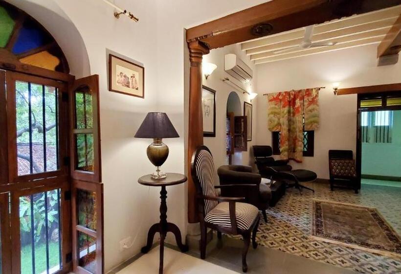 استودیوی لوکس, Kariappa House