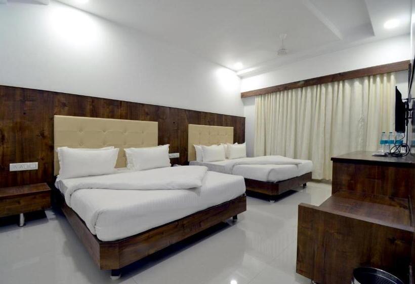 Четырехместный Номер Deluxe, Dwarka Park