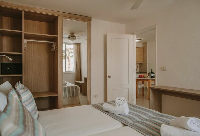 דירת חדר פרמיום עם נוף לבריכה, Aparthotel Playa del Sol - Adults Only