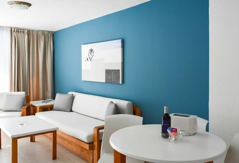 דירת חדר פרמיום עם נוף לבריכה, Aparthotel Playa del Sol - Adults Only