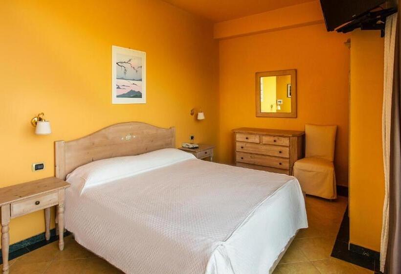 غرفة قياسية ثلاثية مزودة بشرفة, La Playa Blanca