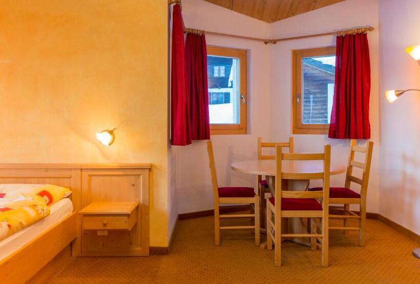 Семейный Номер, Familienhotel Garni Sporting