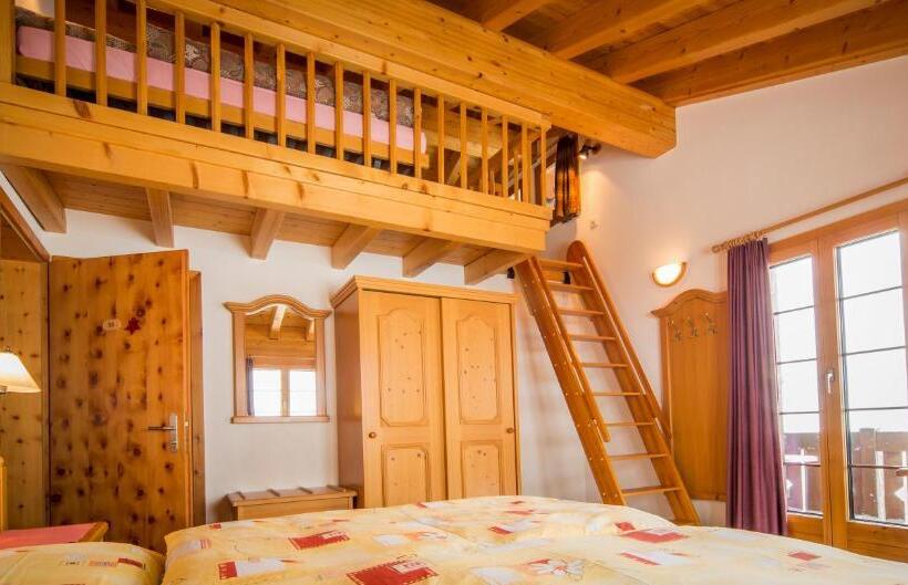 Семейный Номер, Familienhotel Garni Sporting