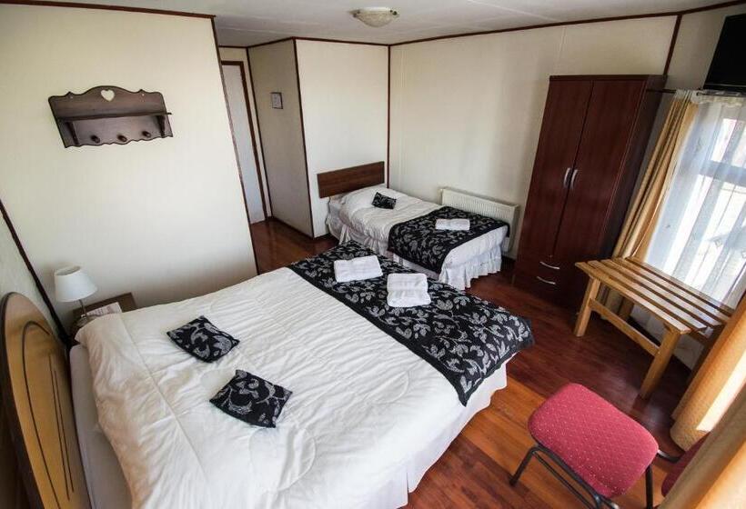 标准三人间, Hostal Alcázar