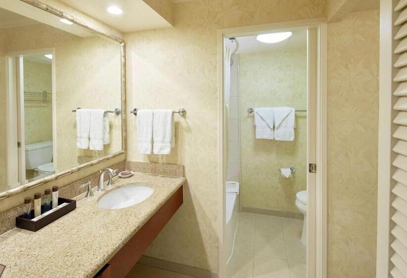 带大床的标准间, Outrigger Waikiki Beach Resort