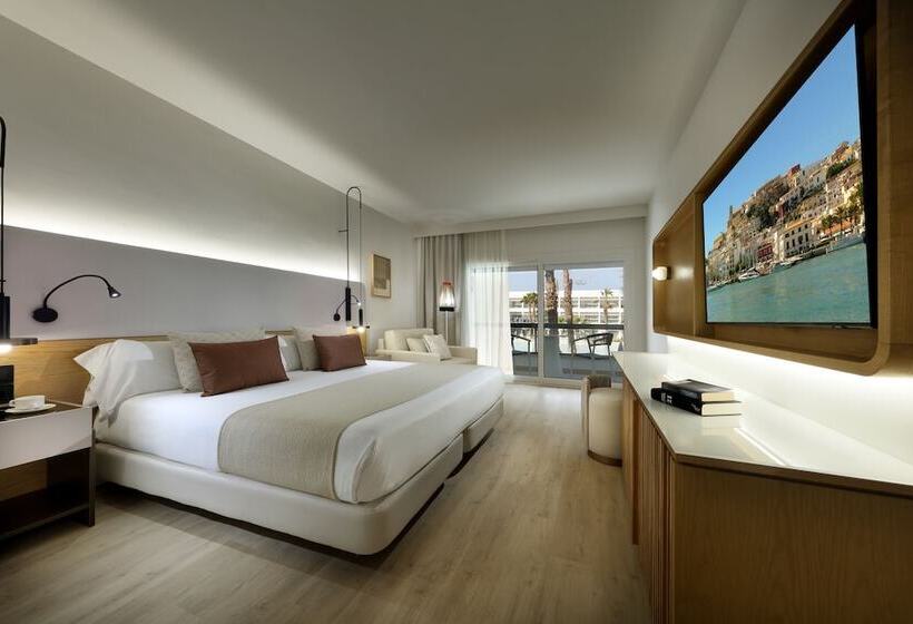 Quarto Deluxe Vista Mar, Grand Palladium Select Palace Ibiza