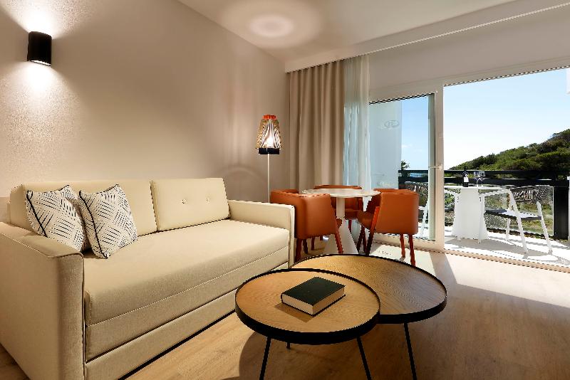 جناح جونيور, Grand Palladium Select Palace Ibiza