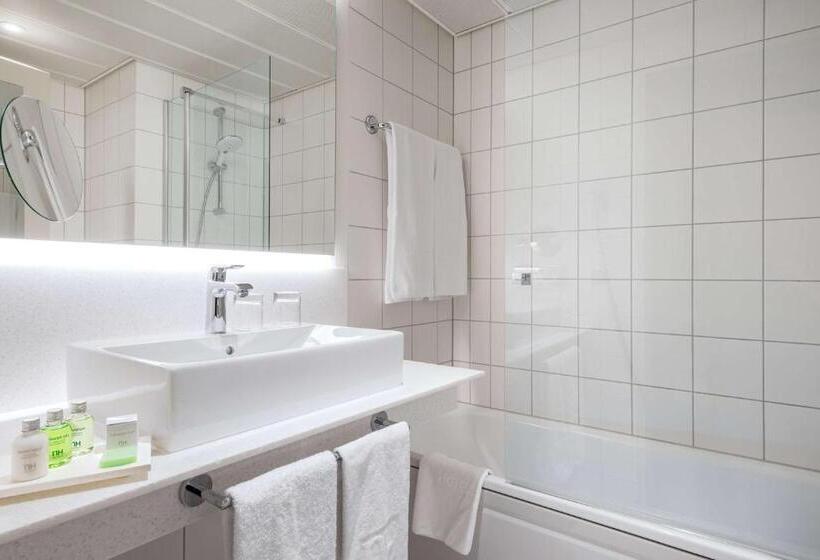 Семейный Номер, NH Köln Altstadt