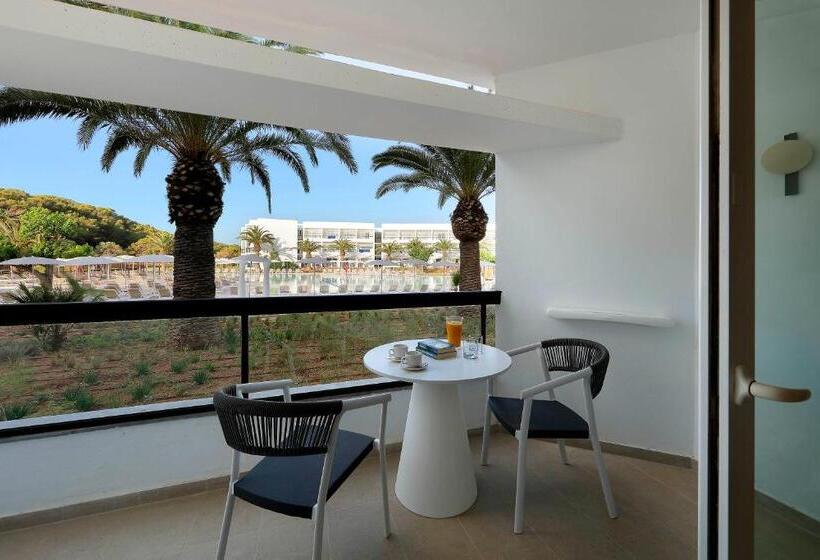 Quarto Deluxe, Grand Palladium Select Palace Ibiza