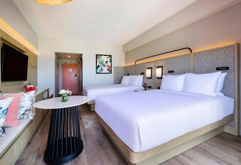 اتاق استاندارد با 2 تخت دوبل, Crowne Plaza Resort Saipan