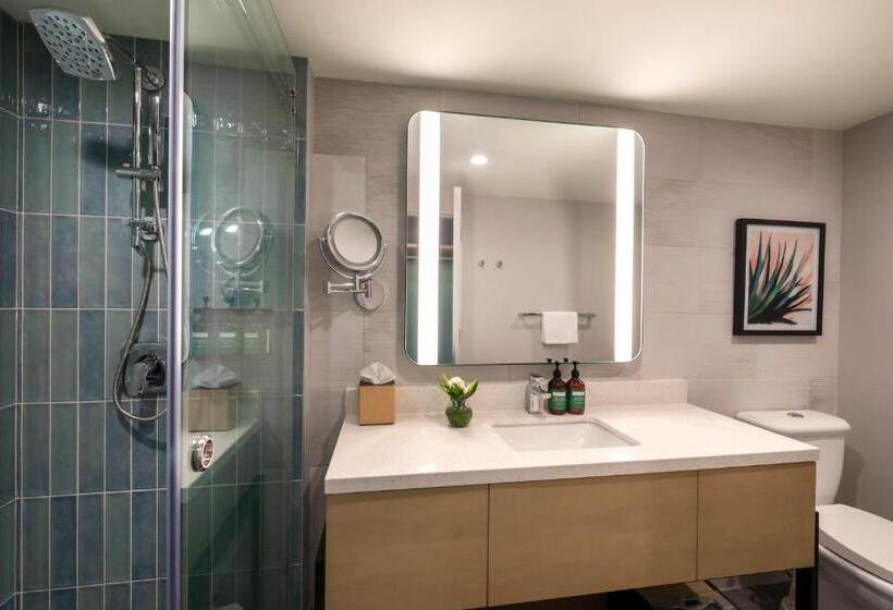 اتاق استاندارد, Crowne Plaza Resort Saipan