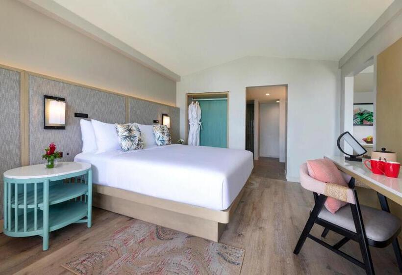 سوئیت با تخت بزرگ, Crowne Plaza Resort Saipan