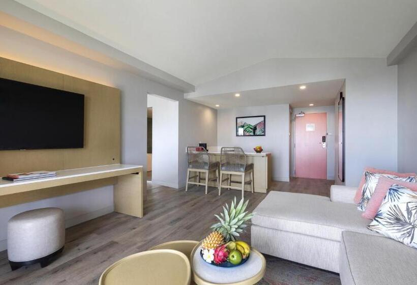 سوییت, Crowne Plaza Resort Saipan