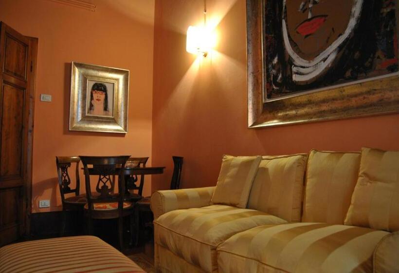 سوییت لوکس, Residenza Palazzo Visdomini