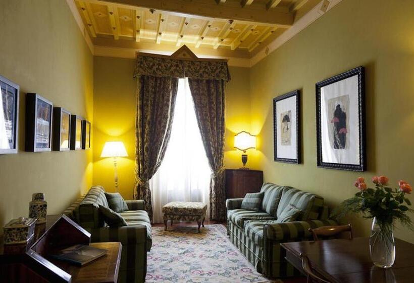 سوییت لوکس, Residenza Palazzo Visdomini