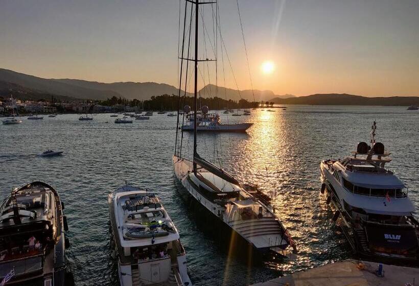 Номер Стандарт Вид на Море, The Manessi City Boutique