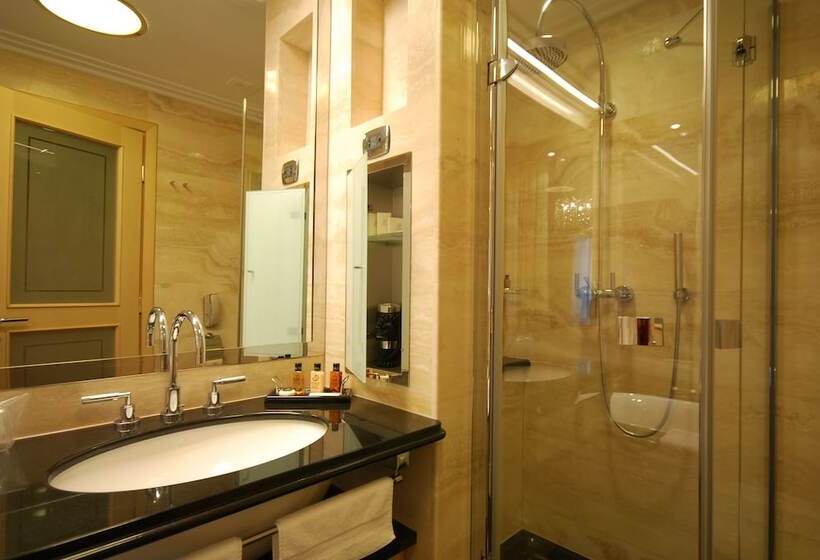 اتاق سوپریور با چشم‌انداز دریا و بالکن, Splendid Conference & Spa Resort