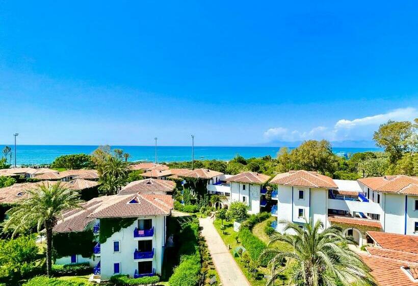 Номер Стандарт Вид на Море, Belconti Resort