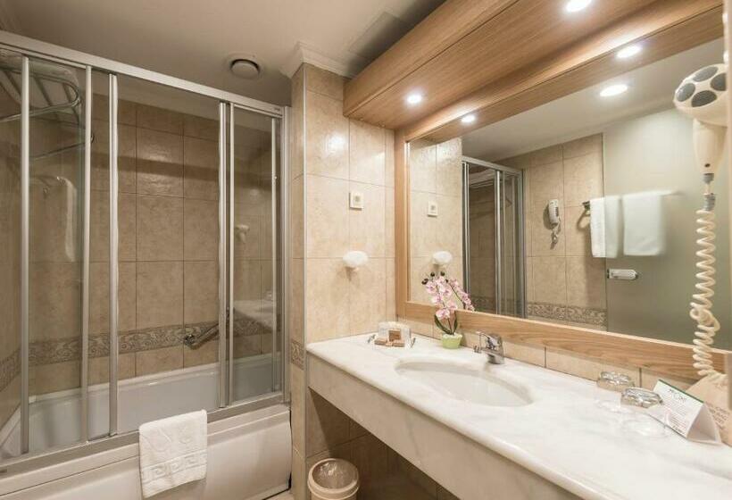 Номер Клуб, Belconti Resort