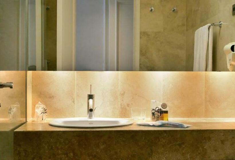 غرفة ديلوكس فردية, 725 Continental