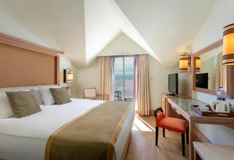 اتاق اساندارد با چشم‌انداز جانبی به دریا, Dobedan Beach Resort Comfort