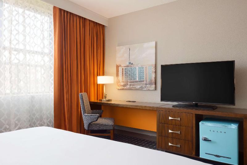 חדר סטנדרט עם מיטת קינג, American Hotel Atlanta Downtown, Tapestry Collection Hilton