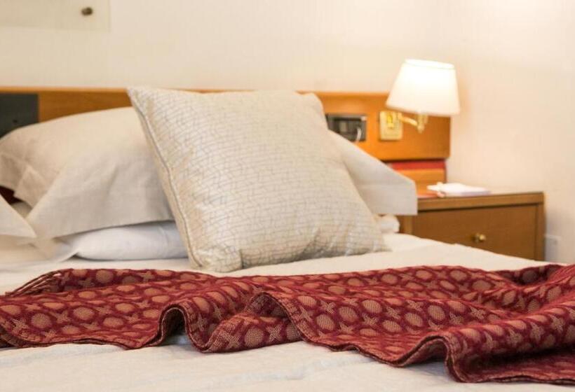 اتاق کلاسیک با تخت دونفره, Best Western Hotel Dei Cavalieri