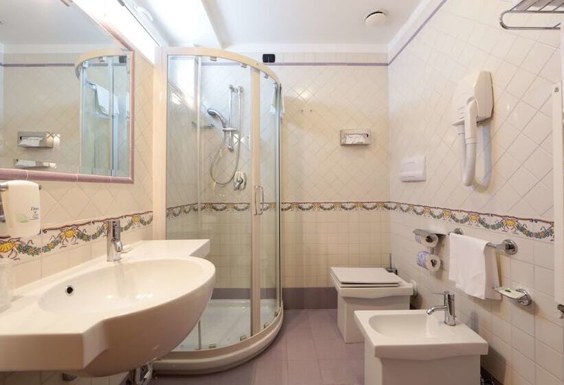 اتاق خانوادگی, Best Western Hotel Dei Cavalieri