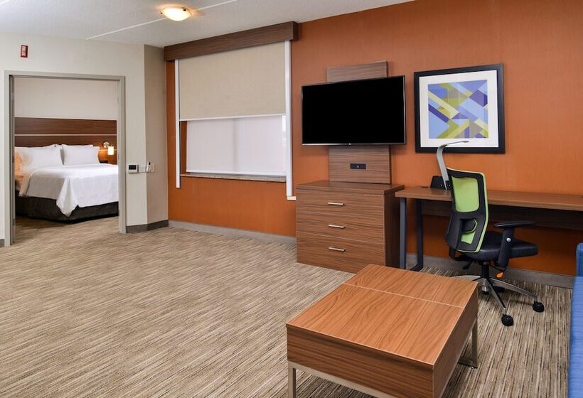 Люкс Адаптированный для Инвалидов, Holiday Inn Express & Suites Buffalo Downtown, An Ihg